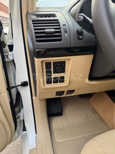 Toyota Land Cruiser Prado-7