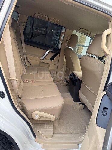 Toyota Land Cruiser Prado-15