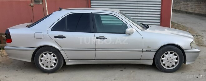 Mercedes E 220 d 1999, 500,000 km - 2.2 l - Astara
