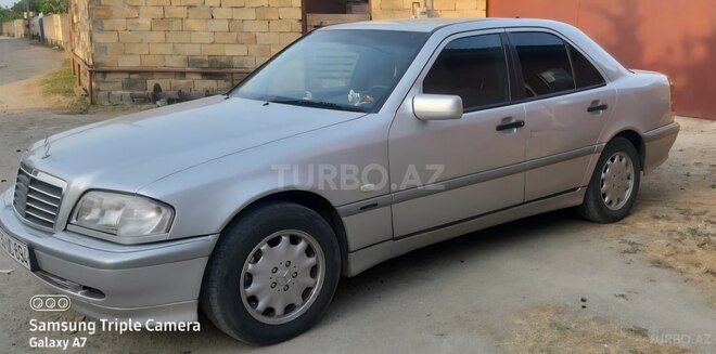Mercedes E 220 d 1999, 500,000 km - 2.2 l - Astara