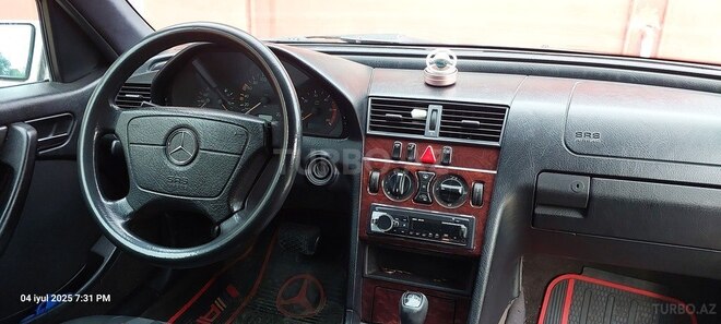 Mercedes E 220 d 1999, 500,000 km - 2.2 l - Astara