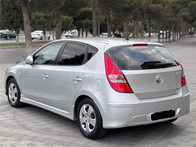 Hyundai i30 2010, 320,000 km - 1.6 л - Sumqayıt
