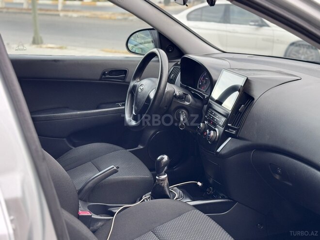 Hyundai i30 2010, 320,000 km - 1.6 л - Sumqayıt