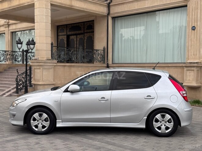 Hyundai i30 2010, 320,000 km - 1.6 л - Sumqayıt