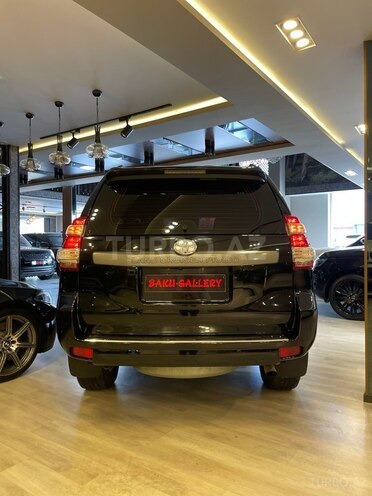 Toyota Land Cruiser Prado-4