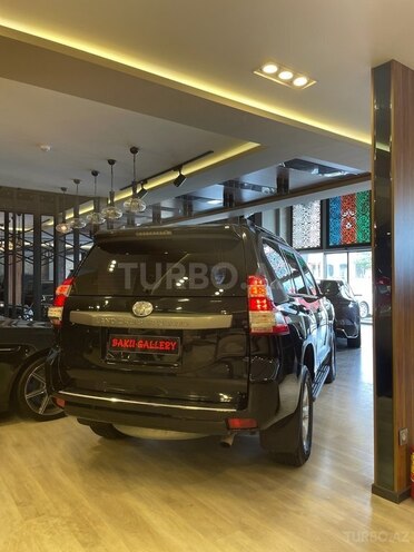 Toyota Land Cruiser Prado-6