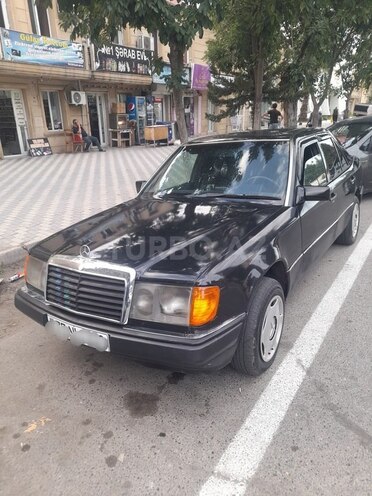 Mercedes E 200 d 1993, 222,222 km - 2.0 л - İmişli