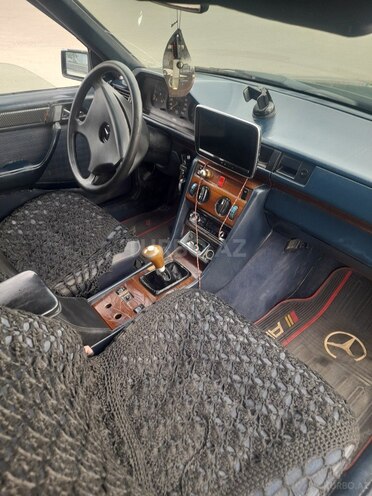 Mercedes E 200 d 1993, 222,222 km - 2.0 л - İmişli