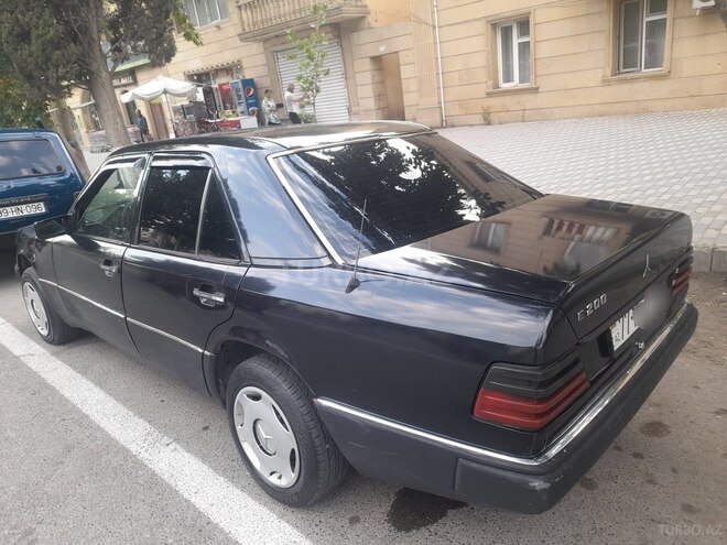 Mercedes E 200 d 1993, 222,222 km - 2.0 л - İmişli