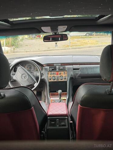 Mercedes E 230 1997, 387,200 km - 2.3 l - Bakı