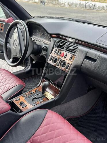 Mercedes E 230 1997, 387,200 km - 2.3 l - Bakı