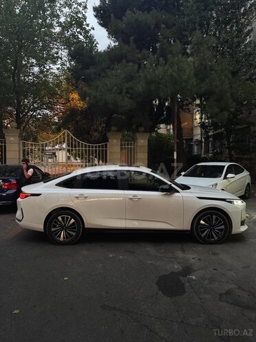Changan Qiyuan A05 2025, 11,000 km - 1.5 л - Bakı