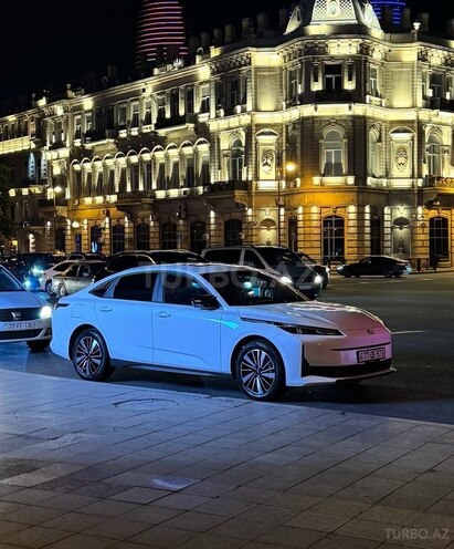 Changan Qiyuan A05 2025, 11,000 km - 1.5 л - Bakı
