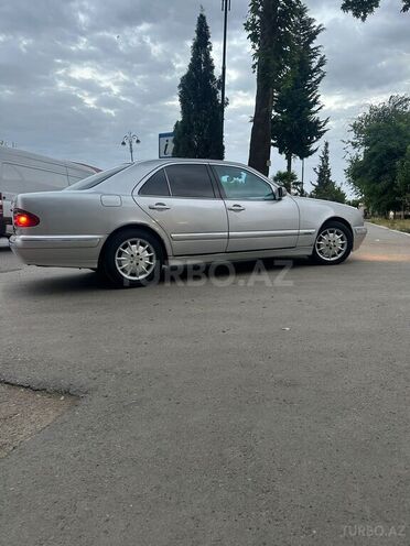 Mercedes E 270 1999, 27,000 km - 2.7 л - Biləsuvar