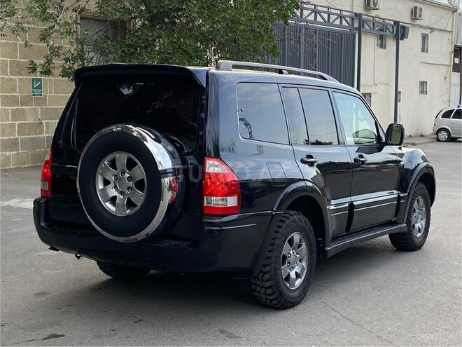 Mitsubishi Pajero 2006, 300,225 km - 3.0 l - Bakı