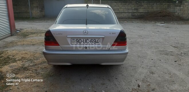 Mercedes E 220 d 1999, 500,000 km - 2.2 l - Astara