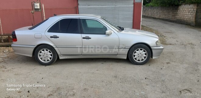 Mercedes E 220 d 1999, 500,000 km - 2.2 l - Astara