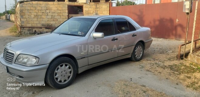 Mercedes E 220 d 1999, 500,000 km - 2.2 l - Astara