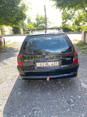 Opel Vectra 1999, 235,000 km - 1.8 l - Zaqatala