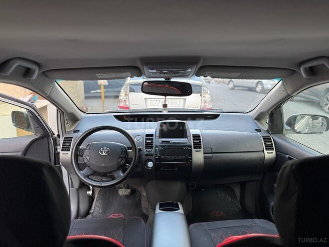 Toyota Prius-5