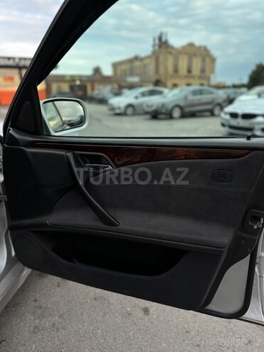 Mercedes E 320 2000, 530,000 km - 3.2 l - Bakı