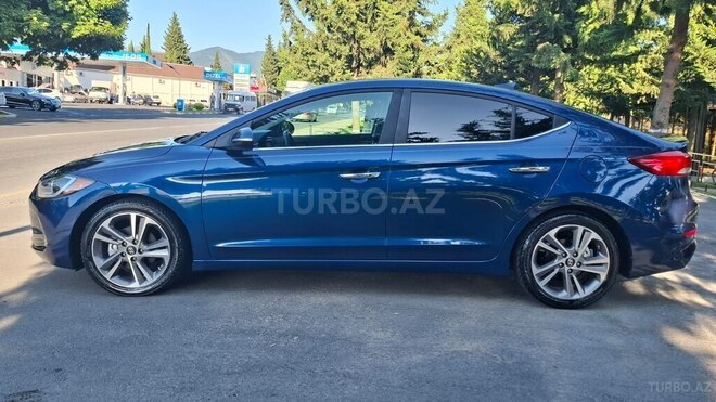 Hyundai Elantra 2016, 218,871 km - 2.0 л - Zaqatala