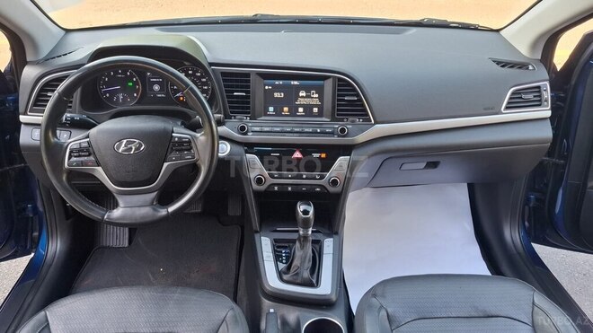 Hyundai Elantra 2016, 218,871 km - 2.0 л - Zaqatala