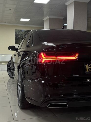 Audi A6-12