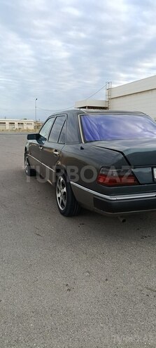 Mercedes E 200 1993, 100,000 km - 2.0 l - Bakı