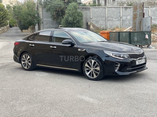 Kia K5-4