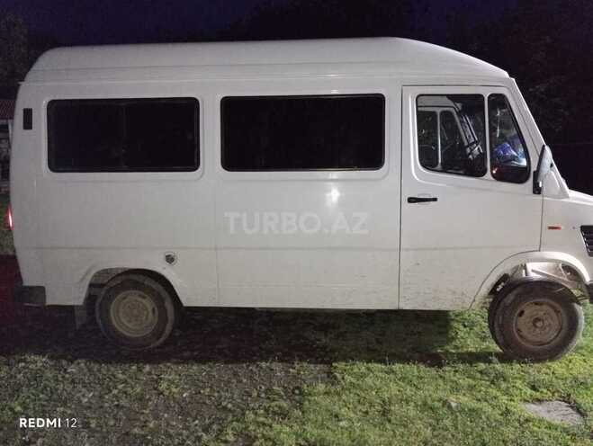 Mercedes 208 D 1995, 325,444 km - 2.3 л - Astara