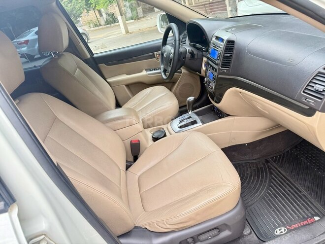 Hyundai Santa Fe-13