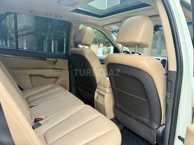 Hyundai Santa Fe-12
