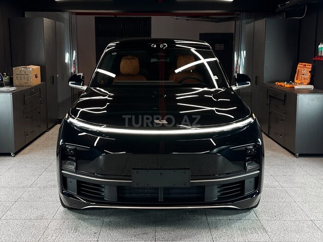 Li Auto L9-4