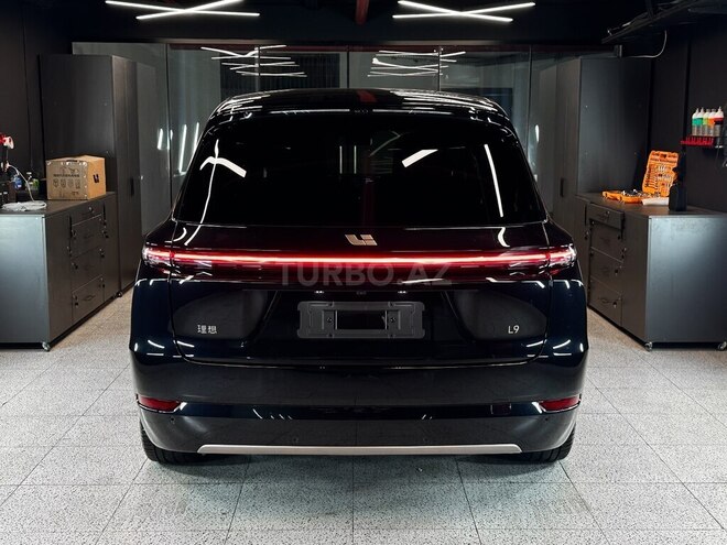 Li Auto L9-10
