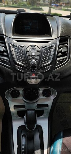 Ford Fiesta 2017, 142,500 km - 1.6 l - Bakı