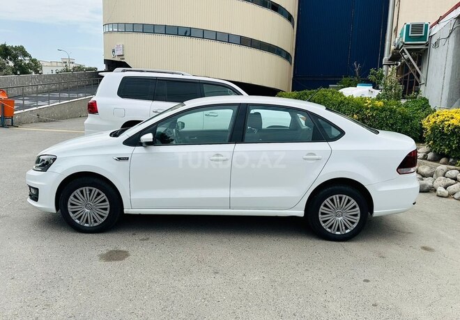 Volkswagen Polo 2018, 89,000 km - 1.6 л - Bakı