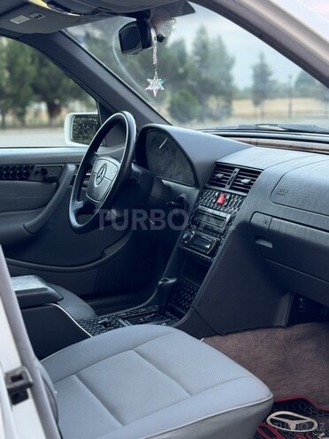 Mercedes C 230 1998, 285,000 km - 2.3 л - Saatlı