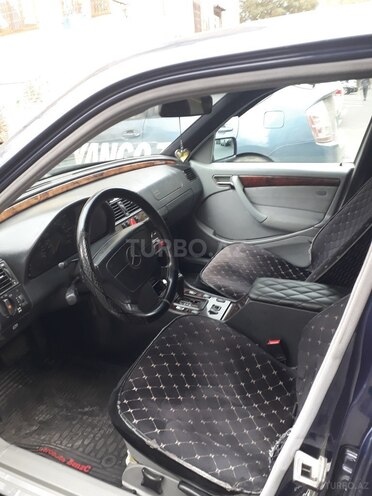Mercedes C 220 d-7