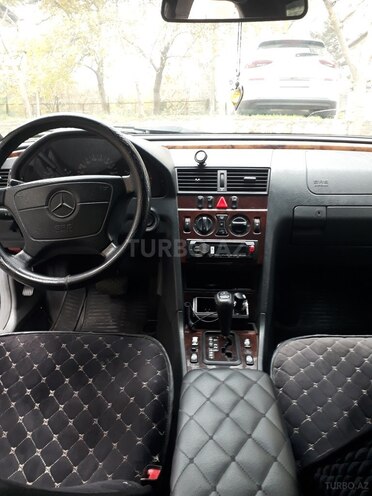 Mercedes C 220 d-9