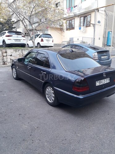 Mercedes C 220 d-2
