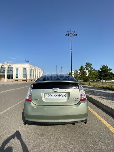 Toyota Prius-5
