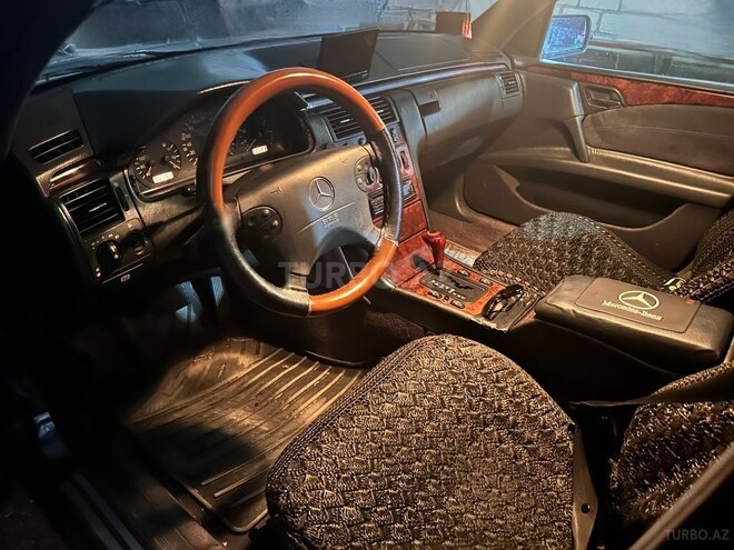 Mercedes E 230 1997, 369,734 km - 2.3 l - Bərdə