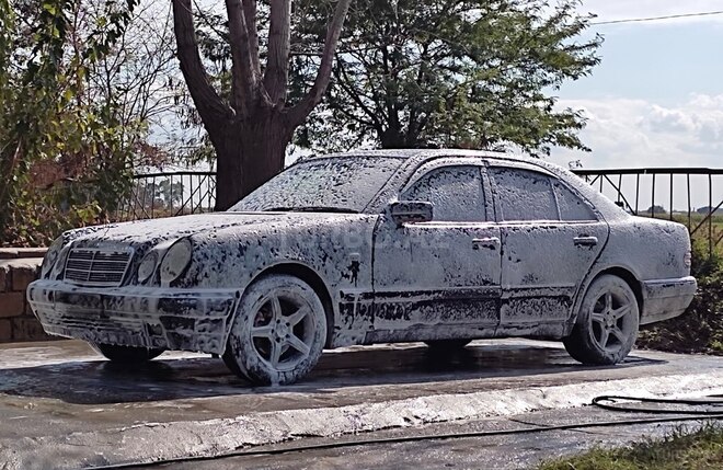 Mercedes E 230 1997, 369,734 km - 2.3 l - Bərdə
