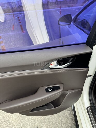 Kia Stinger-10