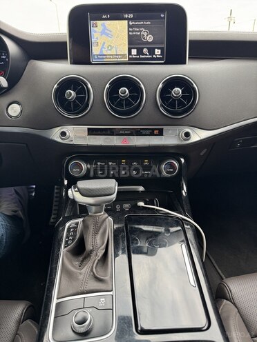 Kia Stinger-12