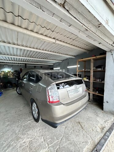 Toyota Prius-7