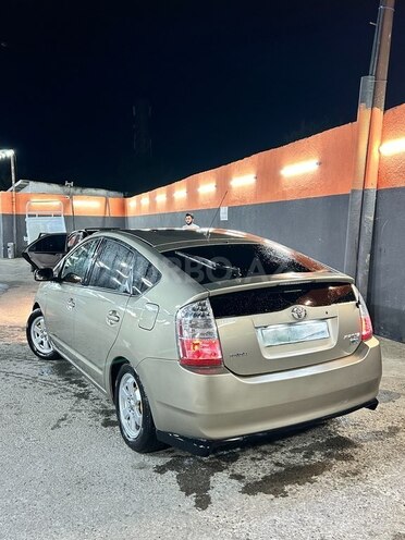 Toyota Prius-5