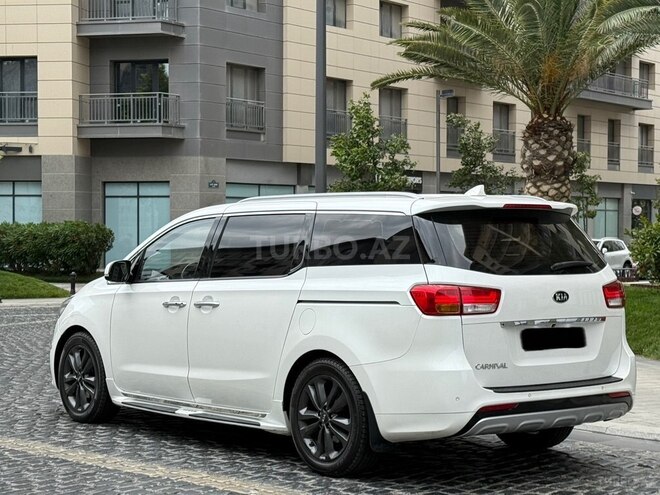 Kia Carnival 2015, 210,000 km - 2.2 l - Bakı