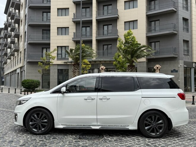 Kia Carnival 2015, 210,000 km - 2.2 l - Bakı